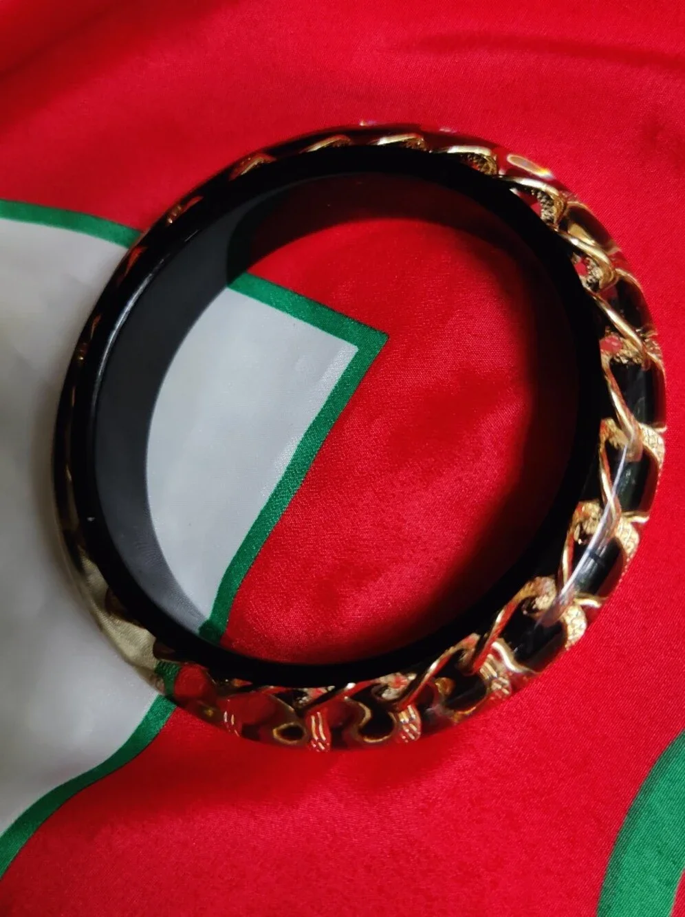 Bangle Lucite Bracelet Vtg Textured Gold Tone Embedded Chain